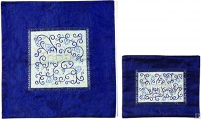 תמונה של סט כיסוי מצה ואפיקומן ממשי רקום "רימונים" (כחול) - יאיר עמנואל
